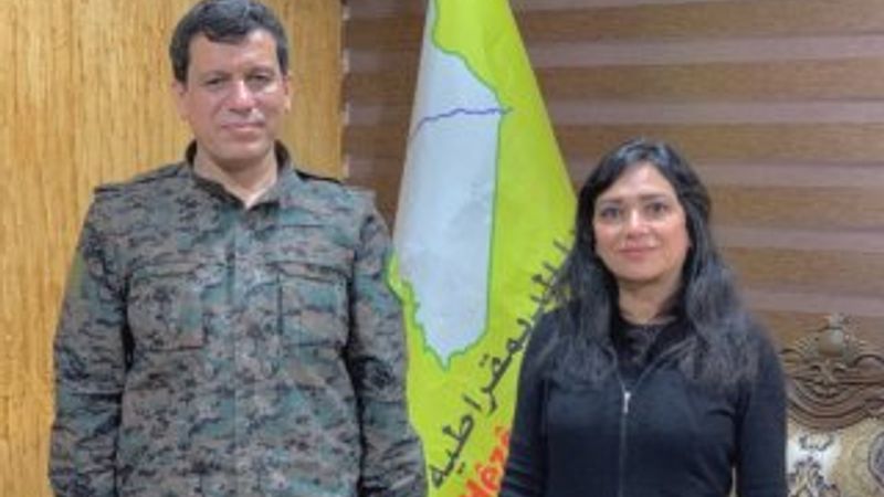 Amberin Zaman YPG'li teröristlerin yanında
