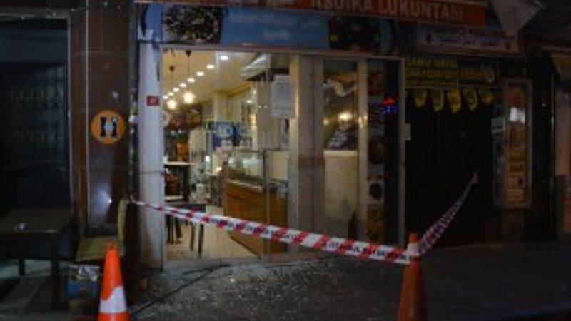 Fatih'te bir otopark görevlisi darbedilip silahla yaralandı