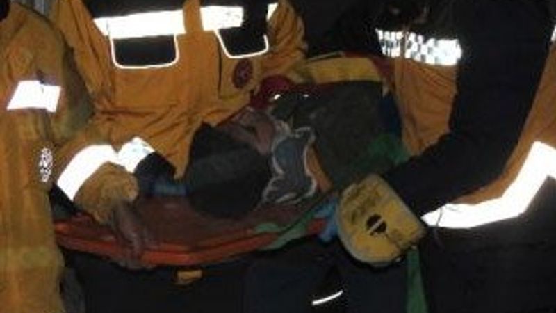 Elazığ'da 12 yaşındaki çocuk, 5 saat sonra enkazdan sağ çıkarıldı