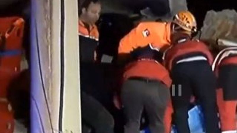 Elazığ'da kurtarma çalışmaları başladı