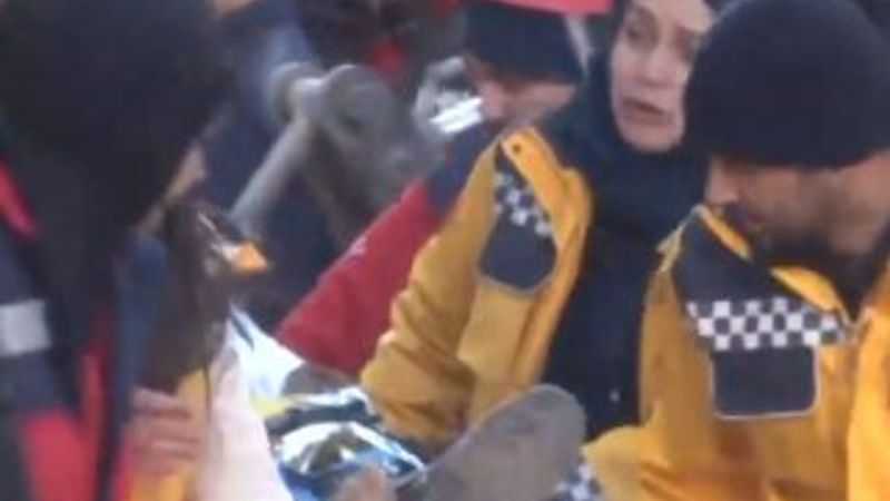 Elazığ'da enkazdan bir kişi daha çıkarıldı