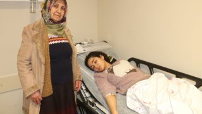 Depremde balkondan atlayan genç kız