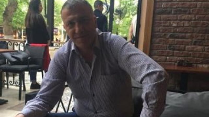 Depremde başına düşen sac parçasıyla öldü