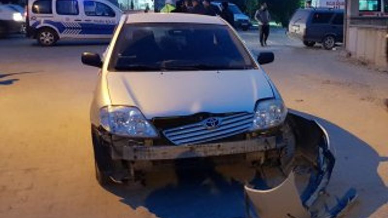 Manisa'da kaza yapıp kaçmak isterken yayaya çarptı