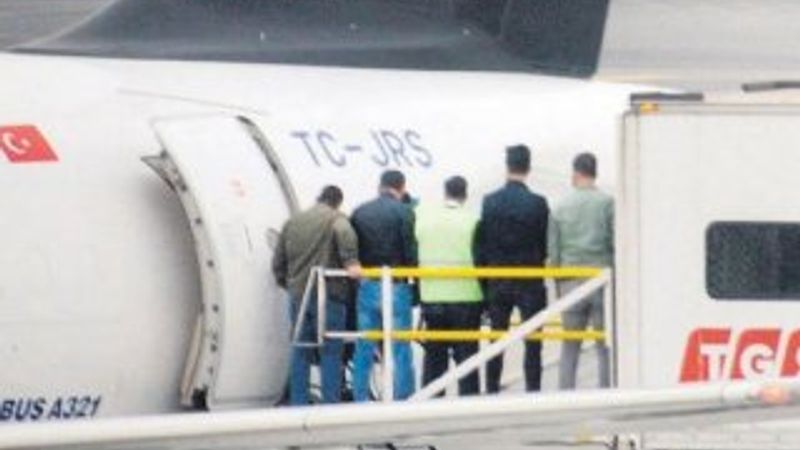 Fransa uyruklu 4 terörist sınır dışı edildi