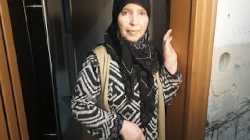 Mühürlenen ağır hasarlı binalara döndüler