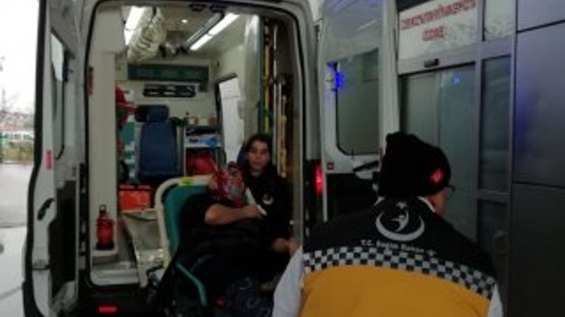 Kocaeli'de sigara saran kadın elini makineye kaptırdı