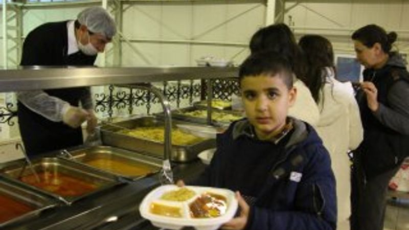 TSK kışlayı depremzedelere açtı