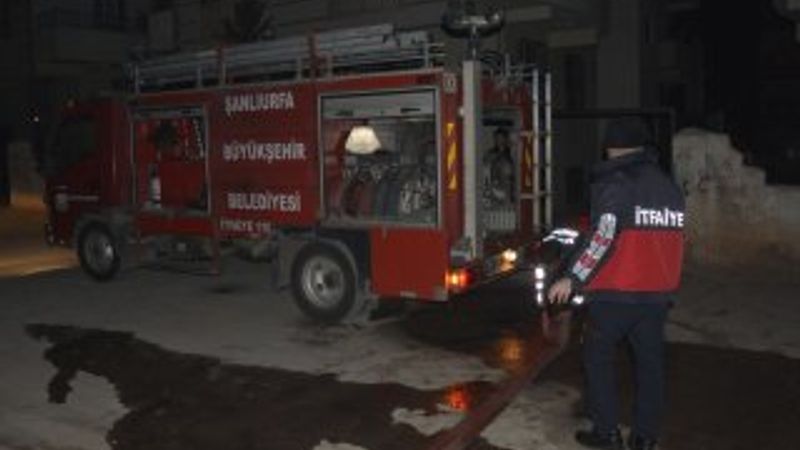 Şanlıurfa'da yangında 9 kişi dumandan etkilendi