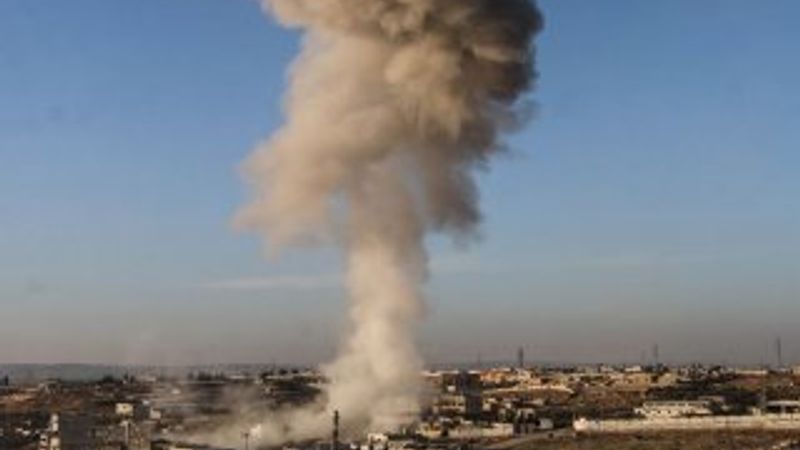 Rusya İdlib'i vurdu: 10 sivil öldü