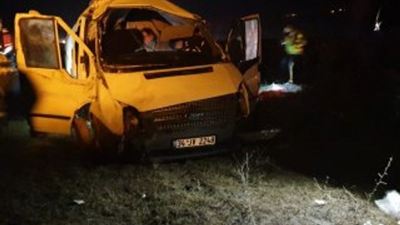 Kastamonu'da minibüs takla atarak tarlaya uçtu