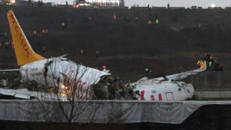 Sabiha Gökçen'de uçak pistten çıktı