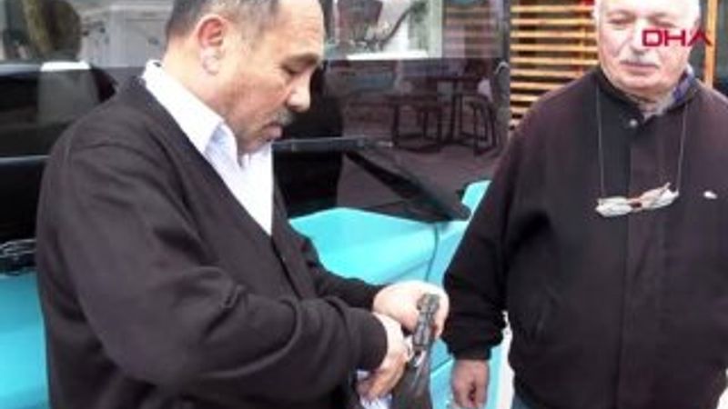Sürücü, otobüste unutulan dövizi sahibine teslim etti