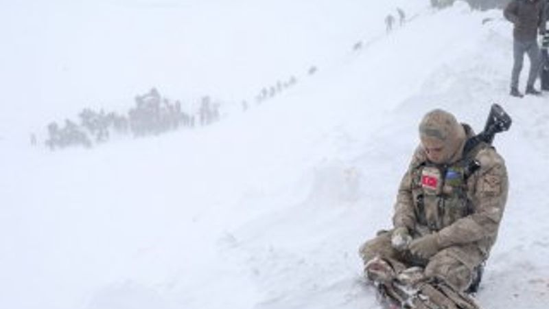 Van'da çığ felaketi: Can kaybı 41'e yükseldi