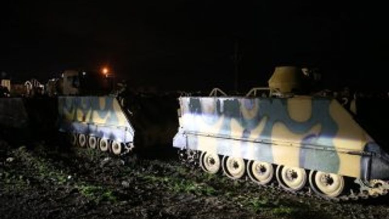 TSK’ya ait 300 askeri araç, İdlib’e girdi