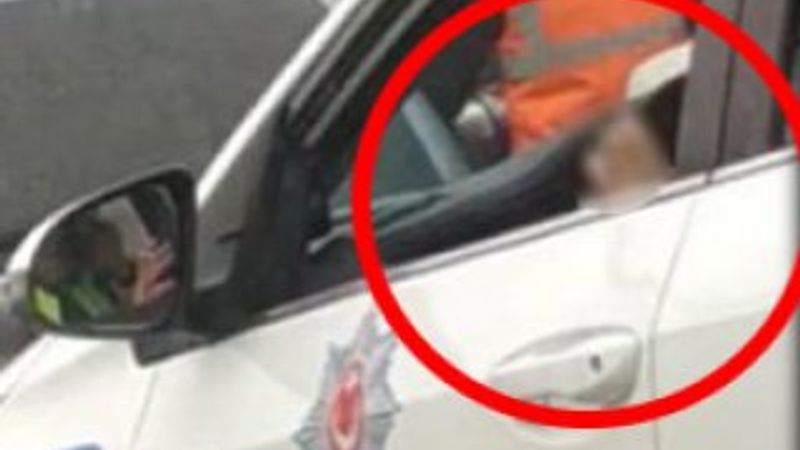 Resmi araçta sigara içen polis hakkında soruşturma