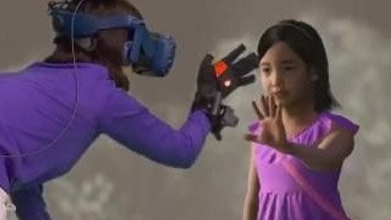 Ölen kızıyla sanal gerçeklikte buluştu