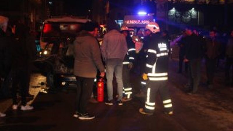 Tekirdağ'da bir otomobil park halindeki araçlara çarptı