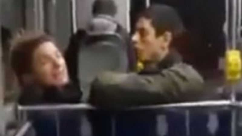 İETT otobüsünde öpüşme tartışması