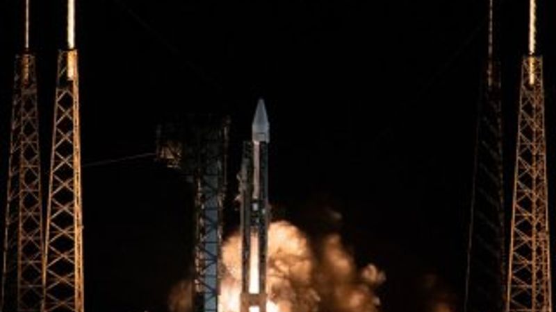 Güneşi gözlemleyecek uydu uzaya fırlatıldı