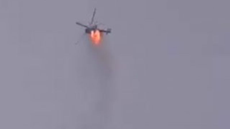 Rejime ait helikopter düşürüldü