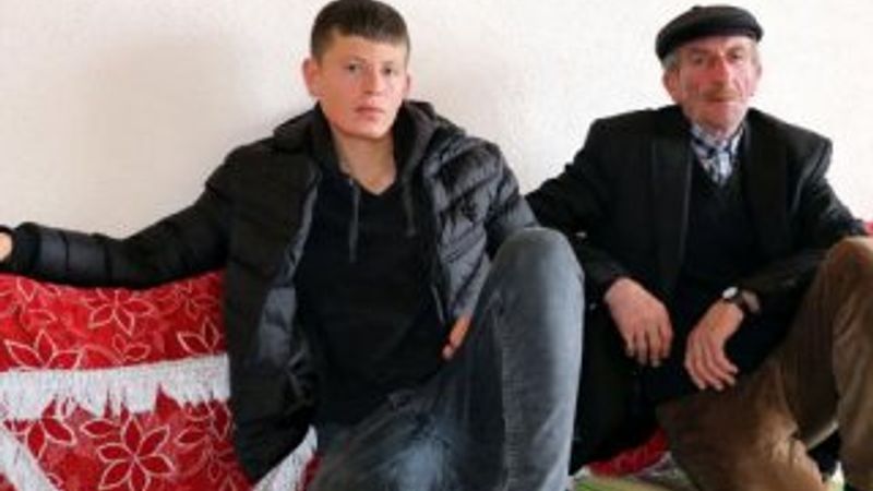 İnşaatta söylediği şarkıyla tanınan Murat: Sanatçı olmak isterim