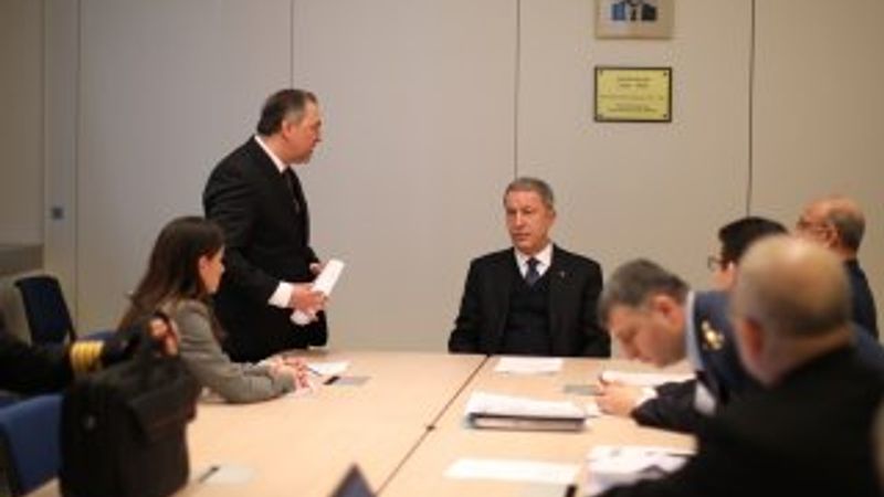 Milli Savunma Bakanı Hulusi Akar NATO karargahında