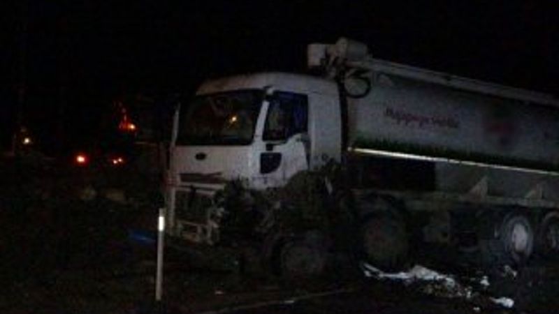 Uşak'ta çekici ile tanker çarpıştı: 1 ölü, 1 yaralı