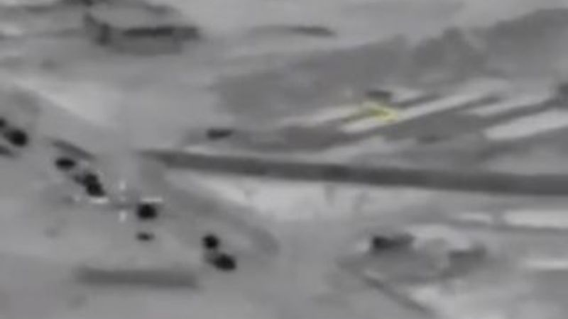 Ruslar İdlib'e giden Türk konvoyunu izliyor