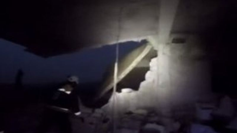 Rus uçakları İdlib'i vurdu: 7 sivil öldü