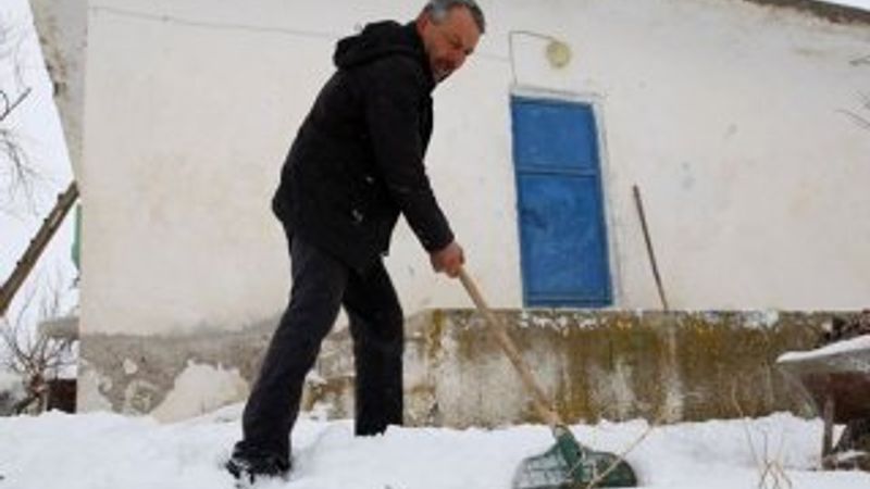 Asırlık köyün tek sakini hatıralarıyla yaşıyor