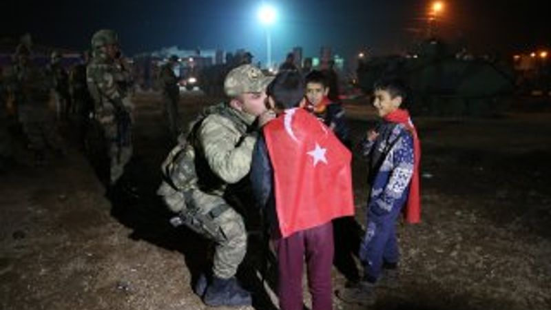 Takviye komandolar Suriye sınırında