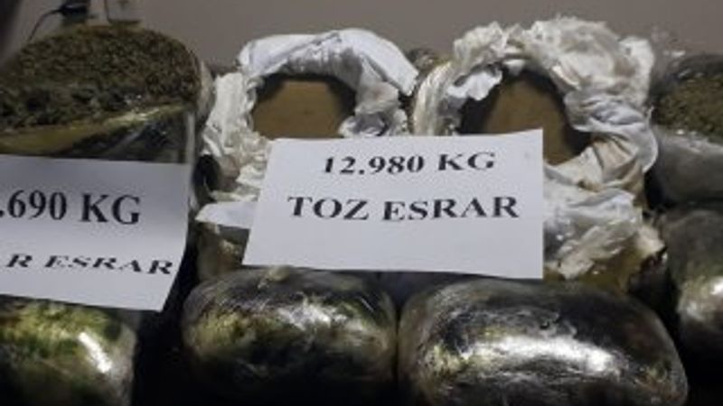 Otomobilinde 34 kilo esrar çıkan sürücü tutuklandı