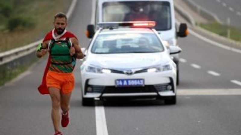 Türk bayrağını yırtan Yunan vekile koşulu tepki