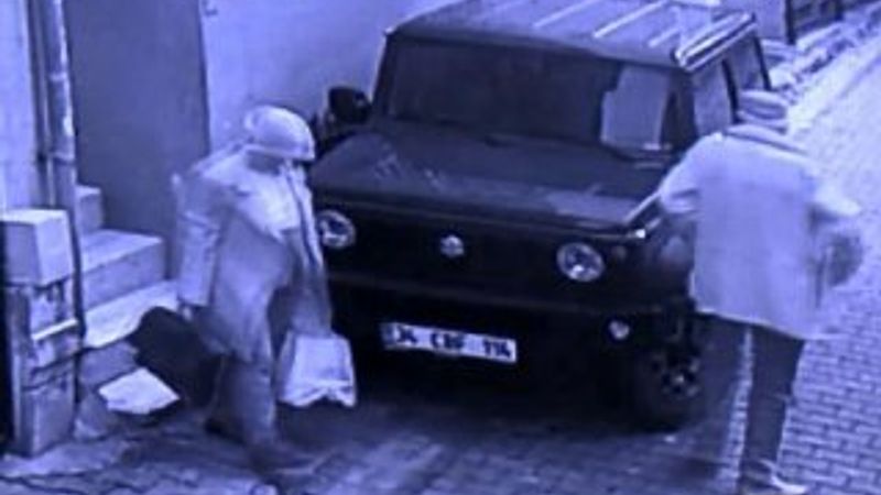 Profesörün Adanalı eşi hırsızı etkisiz hale getirdi