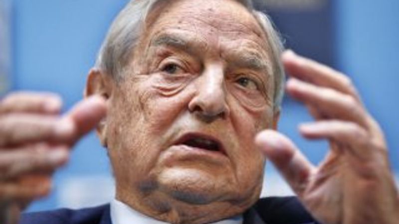 Soros: Zuckerberg görevi bıraksın