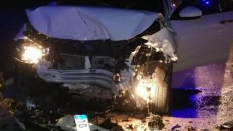 Bursa'da otomobil ile tır çarpıştı: 2 yaralı