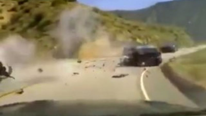 Hızını alamadı, motosiklete çarptı