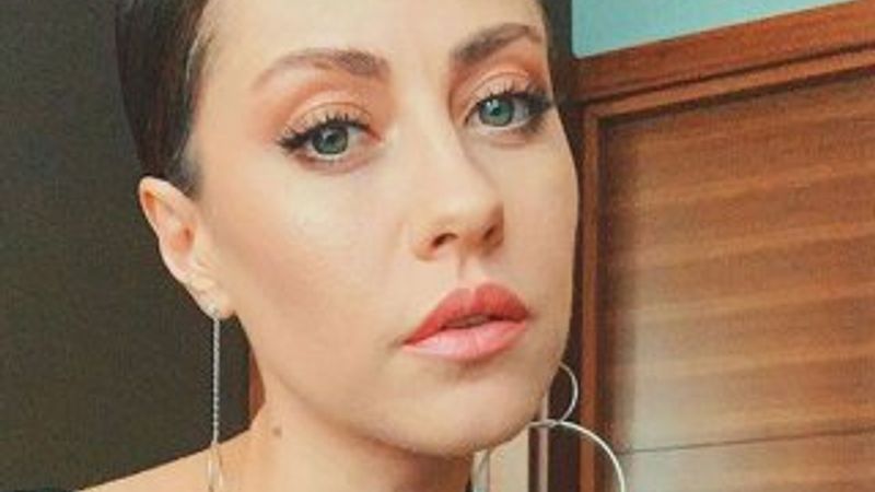 Derya Uluğ, gelin oluyor