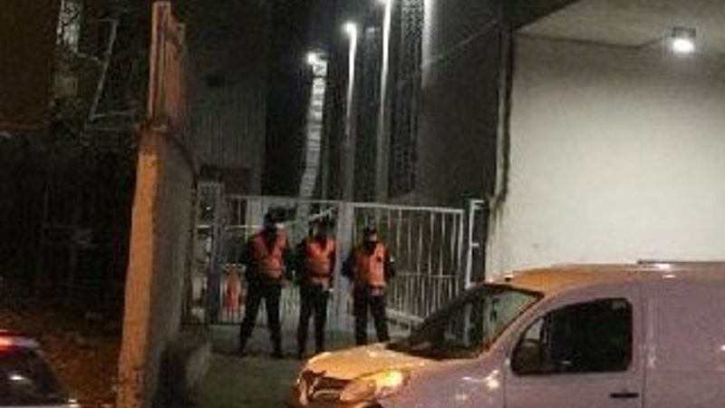 Şişli'de AVM'nin çatı katından düşen şahıs öldü