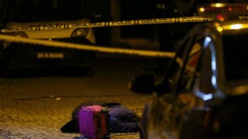 İstanbul'da evinin penceresinden düşen kişi öldü