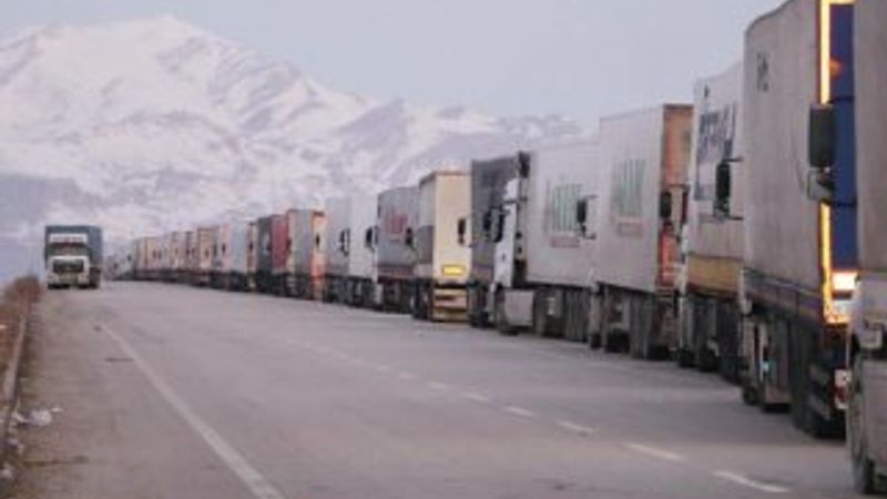 Sınır kapısında tır yoğunluğu