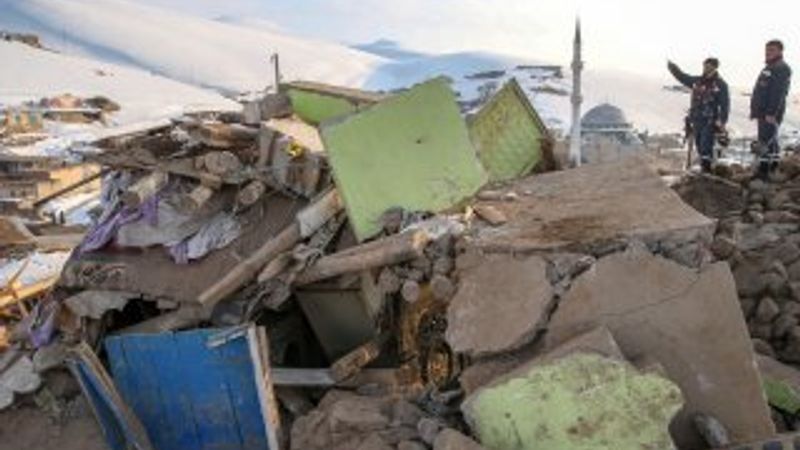 Van'da hayatını kaybedenlerin sayısı 10 oldu