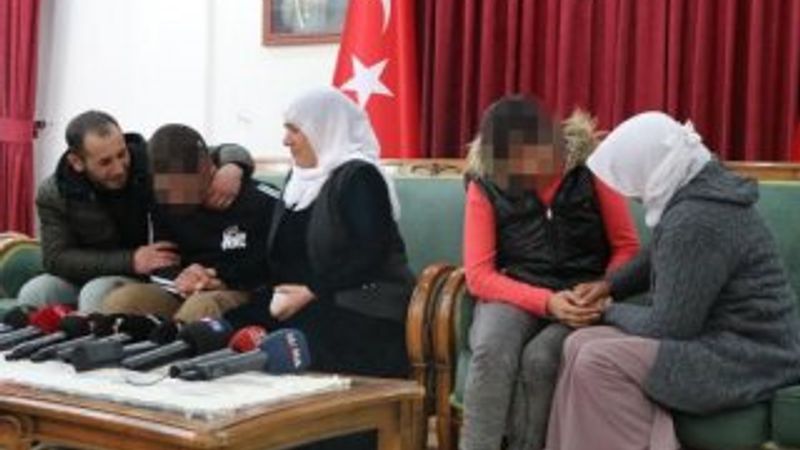 HDP önündeki iki aile daha evladına kavuştu