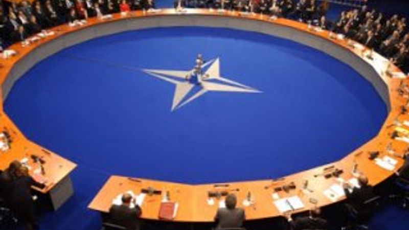 NATO olağanüstü toplandı