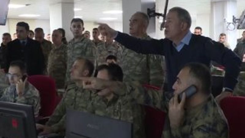 Hulusi Akar'ın komutanlara vurun emri verdiği o an