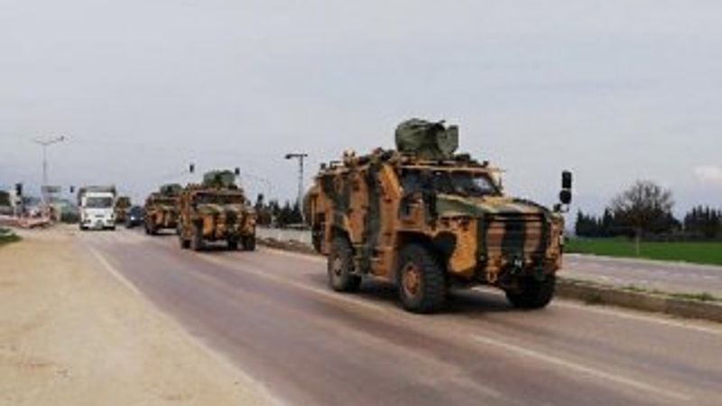 Suriye sınırına komando ve askeri araç sevkiyatı