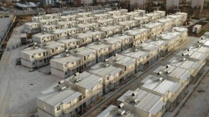 Çift katlı konteyner evler depremzedelere teslim ediliyor