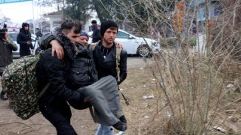 Edirne Valiliği, engelli göçmene tekerlekli sandalye verdi