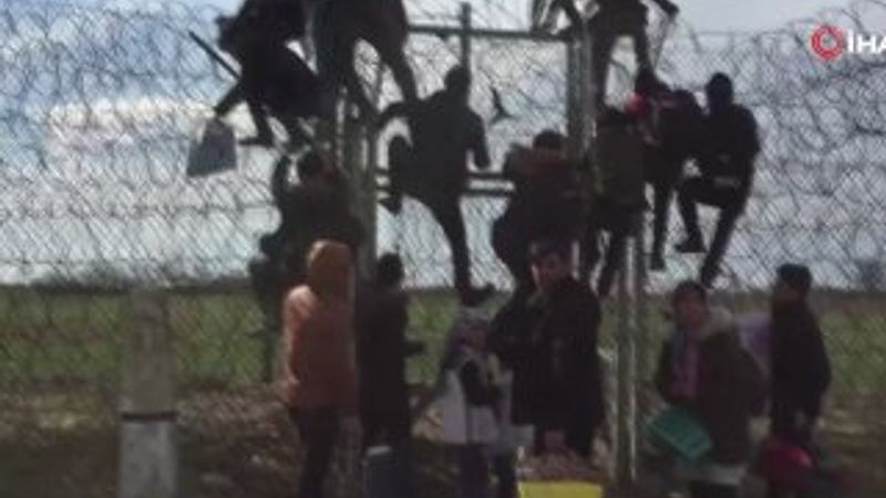 Göçmenler dikenli telleri aşmaya başladı
